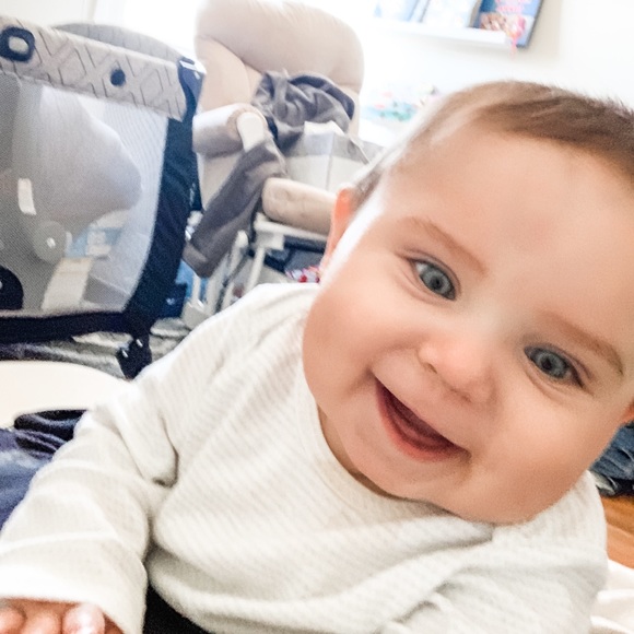 Meet your Posher, Andrea - Picture 3 of 7